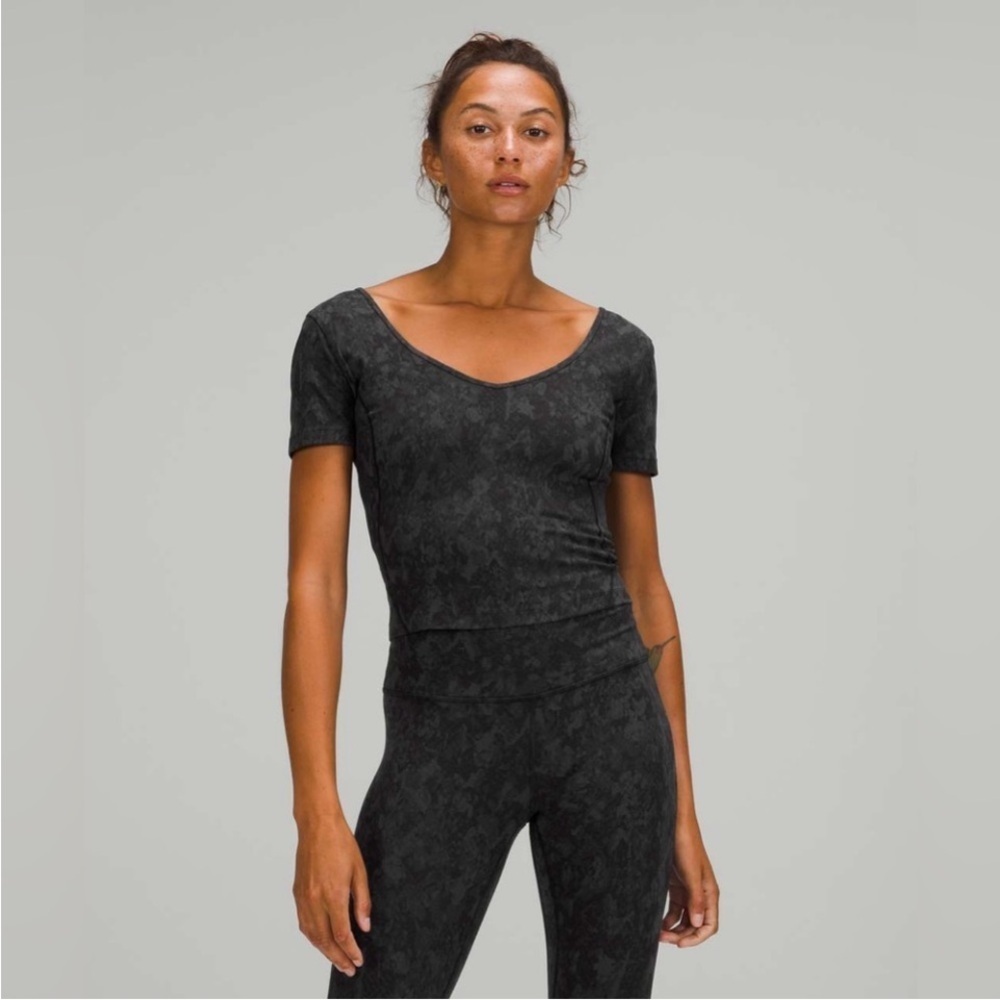 Lululemon Align Short Sleeve Tee Nulu in Hideaway Camo Coal Gray Size 4